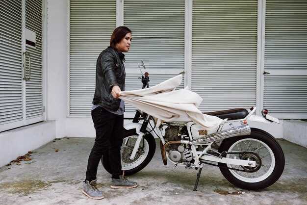 Café racer vs bobber – custom style showdown